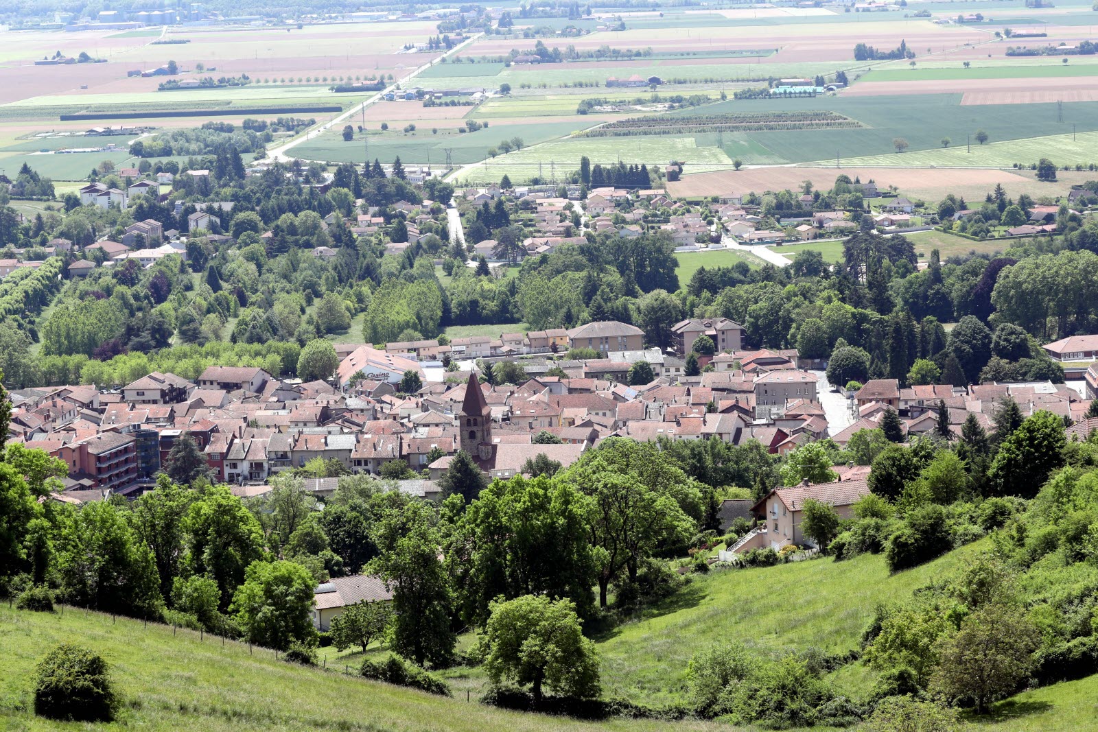 A la cote saint andre les acquereurs de residences secondaires sont en general deja proprietaires d un appartement ils souhaitent un cadre attrayant pour creer une maison